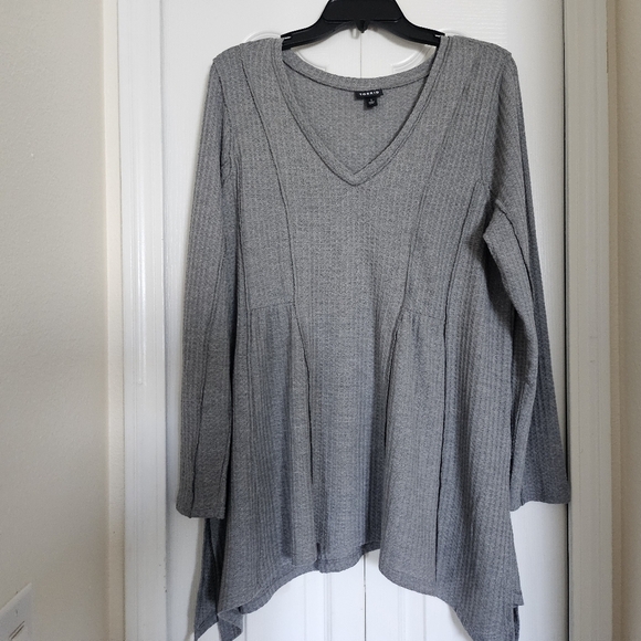 Torrid Gray Women's Ribbed Knit V-Neck Tunic Top Long Sleeve Flattering Fit sz1X - Picture 3 of 15